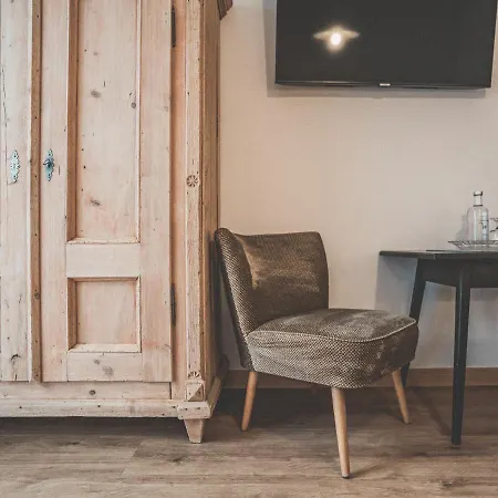 Hotel Turmwies Tirolo