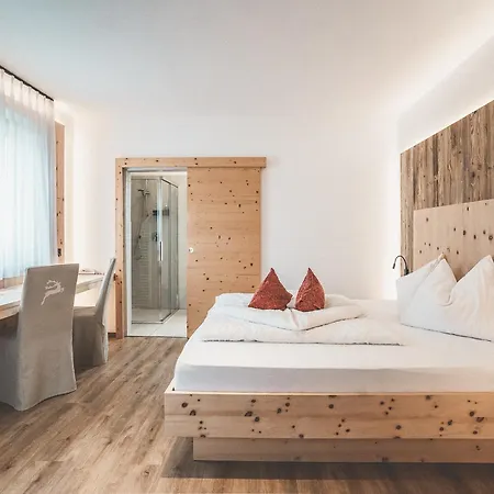 Hotel Turmwies Tirolo